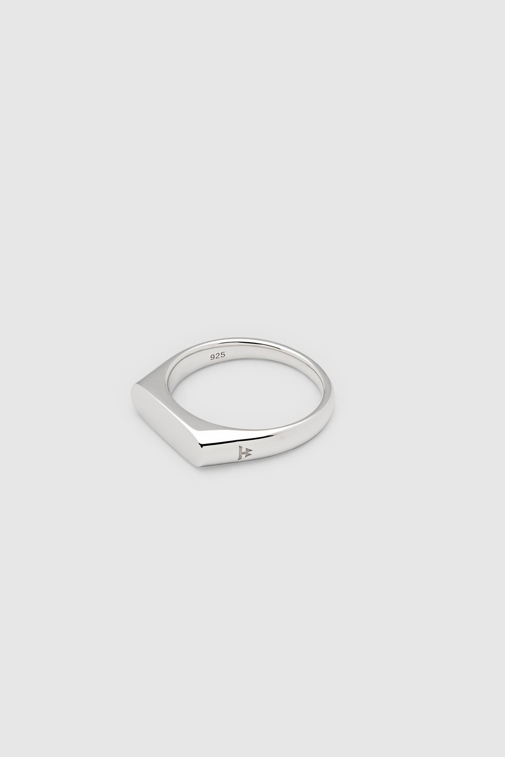 Tom Wood Knut Ring (M) 925 Sterling Silver | WoodWood.com