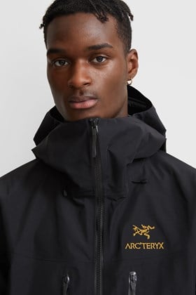 ARC'TERYX Alpha SV Jacket Men's 24K black | WoodWood.com