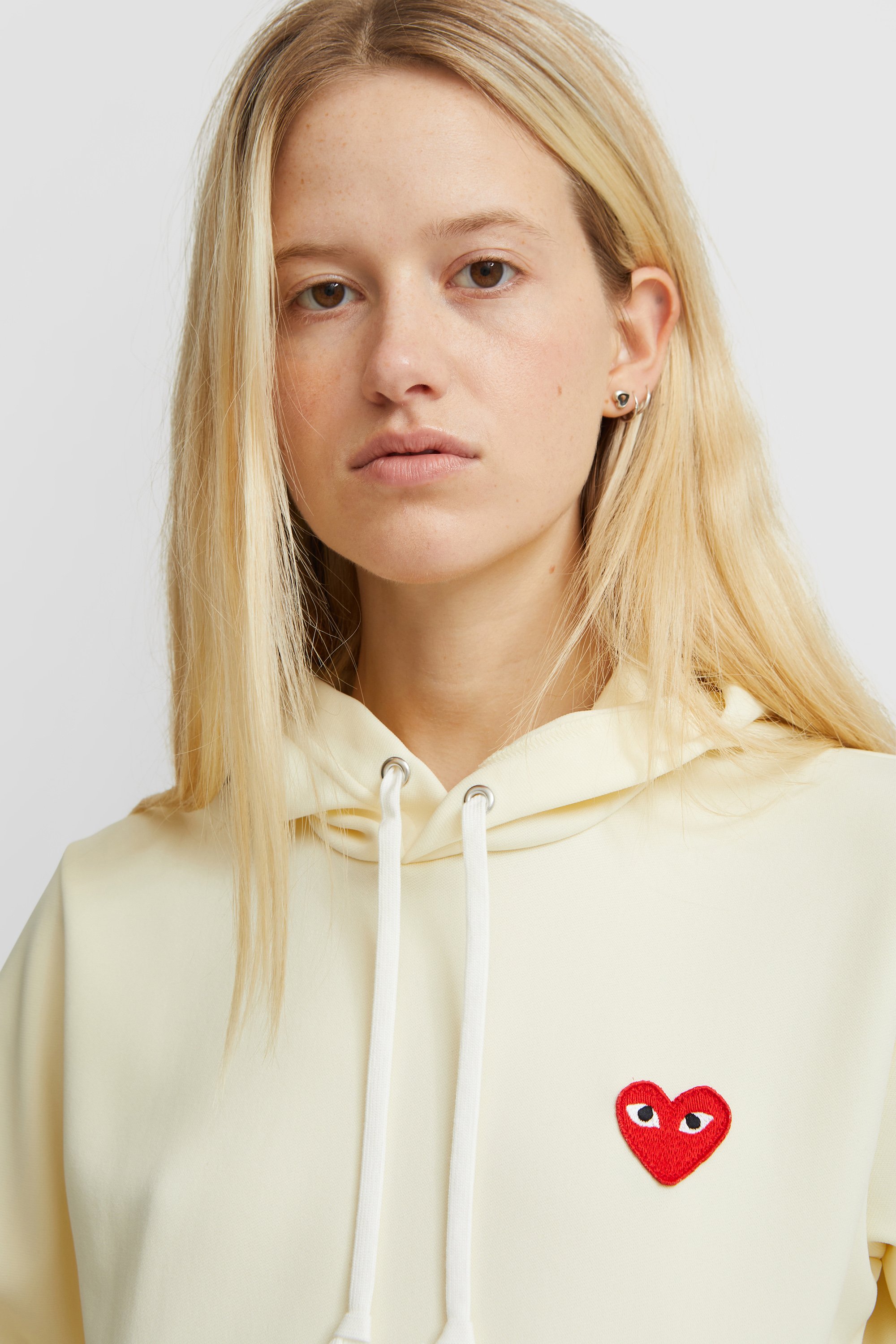 Comme des Garçons PLAY Womens Pullover Hoodie Ivory (3)